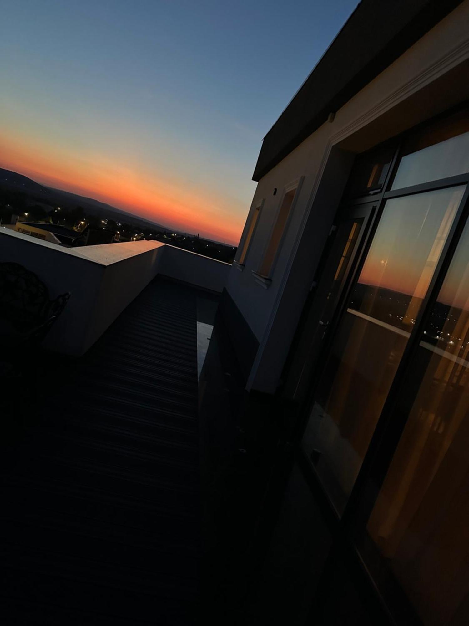 The Penthouse Hotel Vaslui Exterior photo